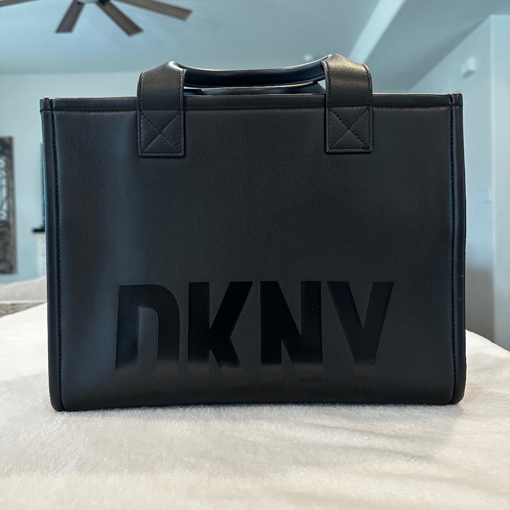 DKNY HadleeTote Bag - Black - Gently Used